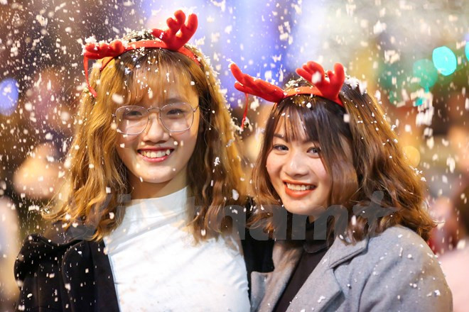 La magie de Noël a envahi les rues du Vietnam ảnh 3