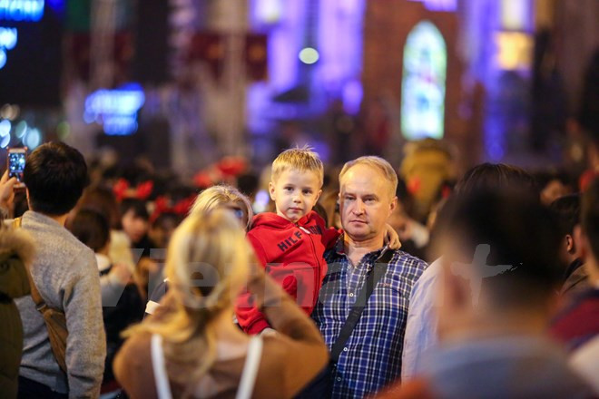 La magie de Noël a envahi les rues du Vietnam ảnh 2