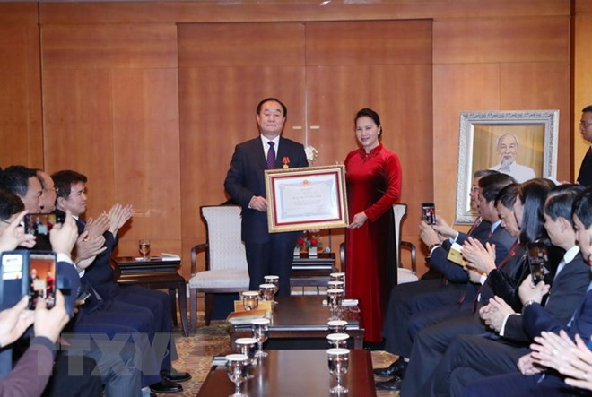 Le professeur sud-coréen Ahn Kyong Hwan à l’honneur ảnh 1 Le professeur sud-coréen Ahn Kyong Hwan à l’honneur ảnh 1