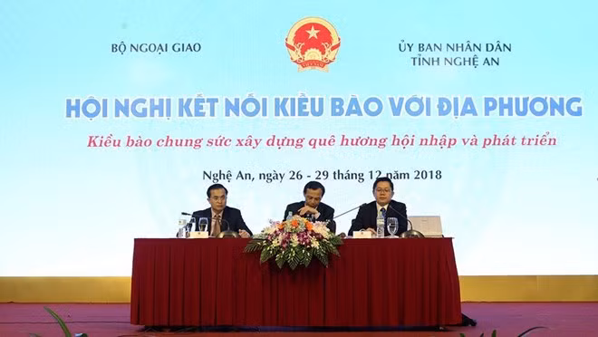 Conférence des Viêt kiêu avec leur pays natal à Nghê An ảnh 1