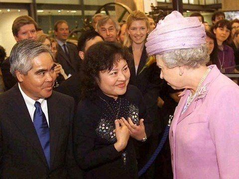 Le prix Dresden remis à « la petite fille au Napalm » Phan Thi Kim Phuc ảnh 1 Le prix Dresden remis à « la petite fille au Napalm » Phan Thi Kim Phuc ảnh 1