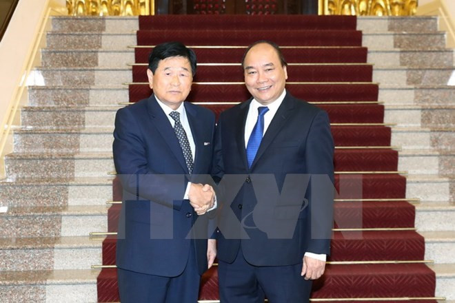Le PM Nguyen Xuan Phuc reçoit l'ancien gouverneur de la ville sud-coréenne d’Osan ảnh 1 Le PM Nguyen Xuan Phuc reçoit l'ancien gouverneur de la ville sud-coréenne d’Osan ảnh 1