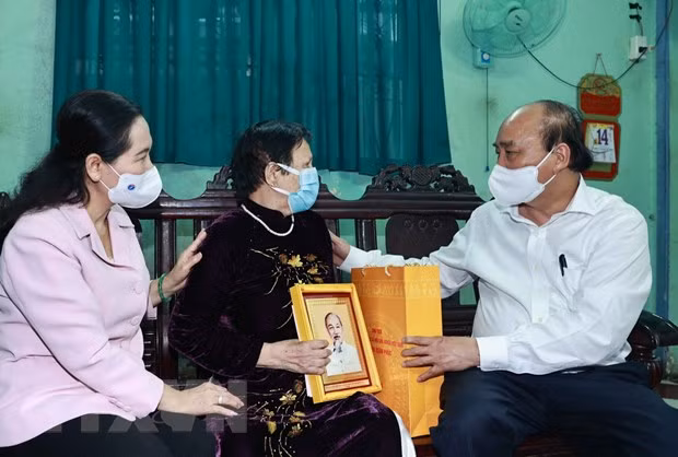 Le chef de l’Etat rencontre des électeurs de Ho Chi Minh-Ville ảnh 2