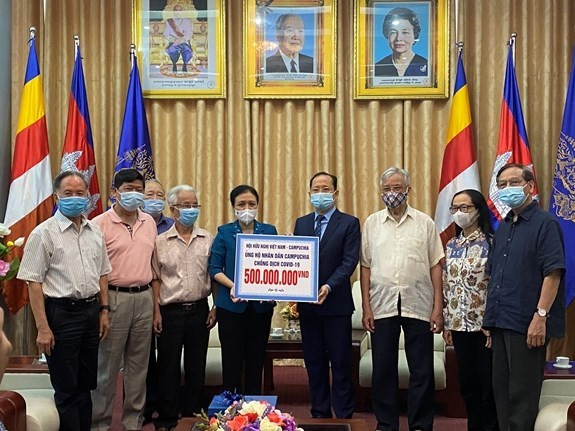 Aide vietnamienne au Cambodge pour lutter contre le COVID-19 ảnh 1 Aide vietnamienne au Cambodge pour lutter contre le COVID-19 ảnh 1