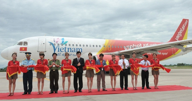Vietjet Air inaugure la ligne Nha Trang - Thanh Hoa ảnh 1