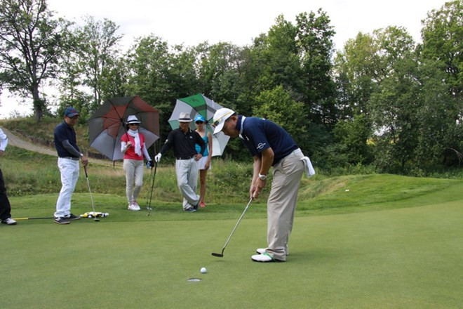 Un tournoi de golf qui réunit des Vietnamiens à l’étranger ảnh 1 Un tournoi de golf qui réunit des Vietnamiens à l’étranger ảnh 1