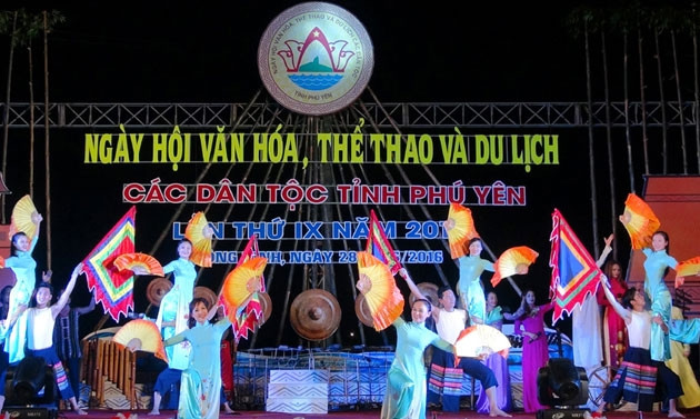 Fête culturelle des ethnies de la province de Phu Yên 2016 ảnh 1 Fête culturelle des ethnies de la province de Phu Yên 2016 ảnh 1