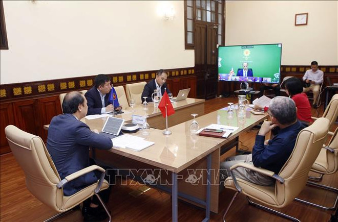 ASEAN-Royaume-Uni: dialogue tripartite élargi entre les ministres des AE ảnh 1