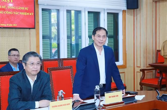 Une responsable du Parti rencontre les ambassadeurs nouvellement accrédités ảnh 2 Une responsable du Parti rencontre les ambassadeurs nouvellement accrédités ảnh 2