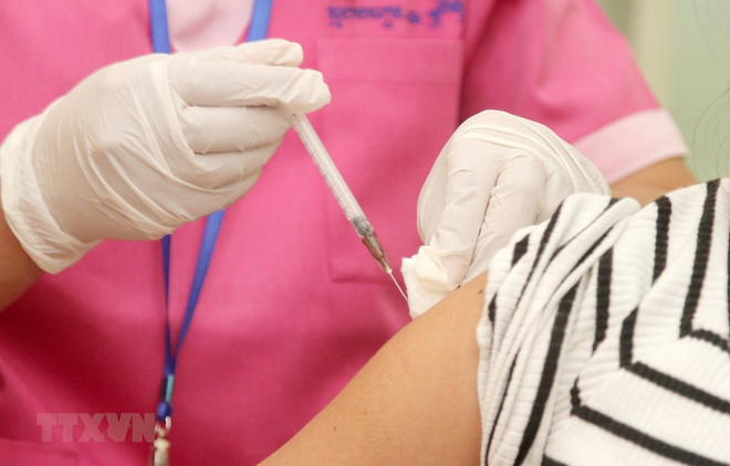 Cambodge : la vaccination contre le COVID-19 est gratuite pour les éboueurs de la capitale ảnh 1 Cambodge : la vaccination contre le COVID-19 est gratuite pour les éboueurs de la capitale ảnh 1