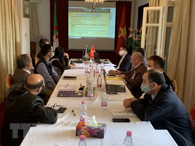 Le Vietnam participe à une exposition internationale en ligne sur l'agriculture en Algérie ảnh 1