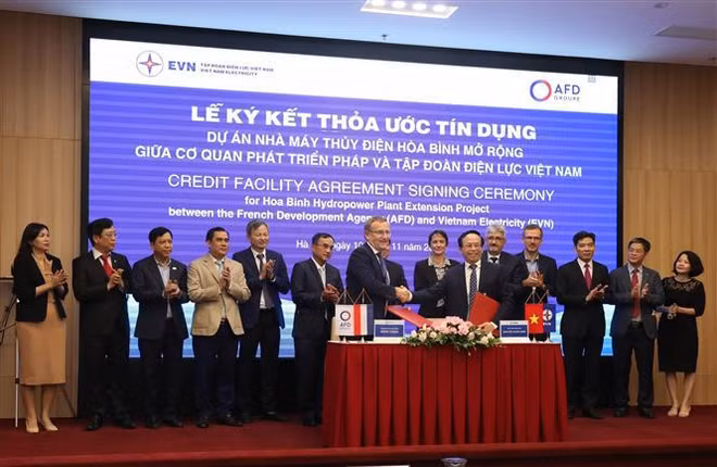 70 millions d'euros pour l'agrandissement de la centrale hydroélectrique de Hoa Binh ảnh 2 70 millions d'euros pour l'agrandissement de la centrale hydroélectrique de Hoa Binh ảnh 2