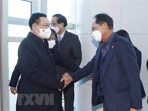 Le président de l'AN vietnamienne est arrivé à Séoul ảnh 1 Le président de l'AN vietnamienne est arrivé à Séoul ảnh 1