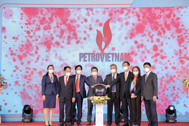 Célébration des 60 ans de la Journée traditionnelle de l'industrie gazo-pétrolière du Vietnam ảnh 2 Célébration des 60 ans de la Journée traditionnelle de l'industrie gazo-pétrolière du Vietnam ảnh 2