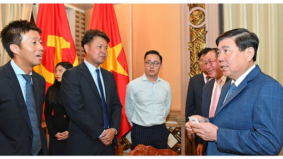 Uniqlo invité à élagir ses activités d'affaires à Ho Chi Minh-Ville ảnh 1 Uniqlo invité à élagir ses activités d'affaires à Ho Chi Minh-Ville ảnh 1