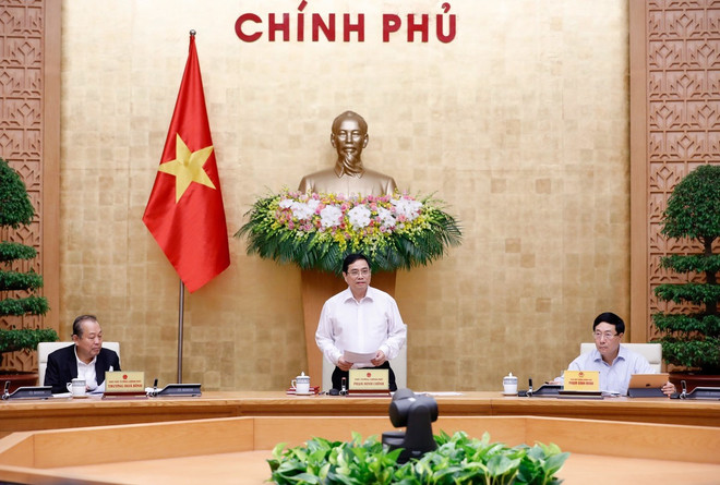 Le Premier ministre Pham Minh Chinh préside une réunion sur le travail du gouvernement ảnh 1