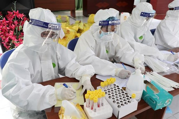 COVID-19: le Vietnam enregistre 36 nouveaux cas dans la matinée du 19 mai ảnh 1