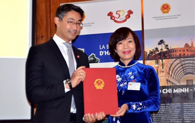 Cérémonie de nomination officielle du premier Consul honoraire du Vietnam en Suisse ảnh 1 Cérémonie de nomination officielle du premier Consul honoraire du Vietnam en Suisse ảnh 1