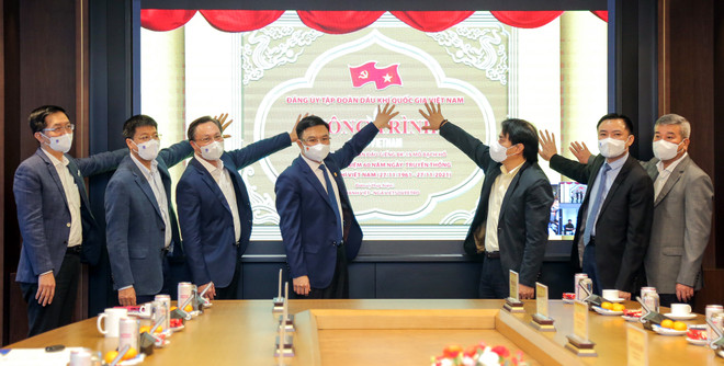 Célébration des 60 ans de la Journée traditionnelle de l'industrie gazo-pétrolière du Vietnam ảnh 3 Célébration des 60 ans de la Journée traditionnelle de l'industrie gazo-pétrolière du Vietnam ảnh 3