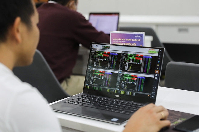 La Bourse du Vietnam s’établit à 1.464,4 points lundi matin ảnh 1 La Bourse du Vietnam s’établit à 1.464,4 points lundi matin ảnh 1