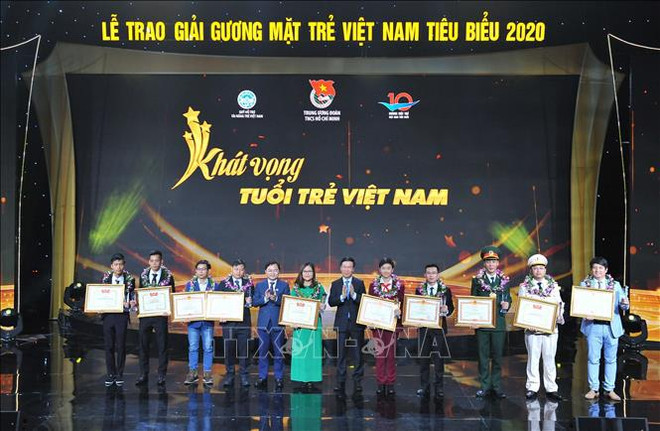 Dix jeunes personnalités exemplaires du Vietnam de 2020 à l’honneur ảnh 1