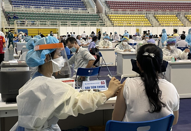 COVID-19: HCM-Ville achève sa campagne de primo-injections pour les plus de 18 ans ảnh 1 COVID-19: HCM-Ville achève sa campagne de primo-injections pour les plus de 18 ans ảnh 1