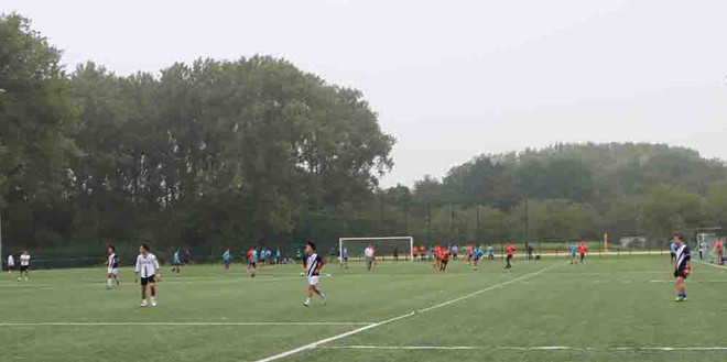 Tournoi de football des étudiants vietnamiens en Belgique en faveur du fonds de vaccin ảnh 2 Tournoi de football des étudiants vietnamiens en Belgique en faveur du fonds de vaccin ảnh 2