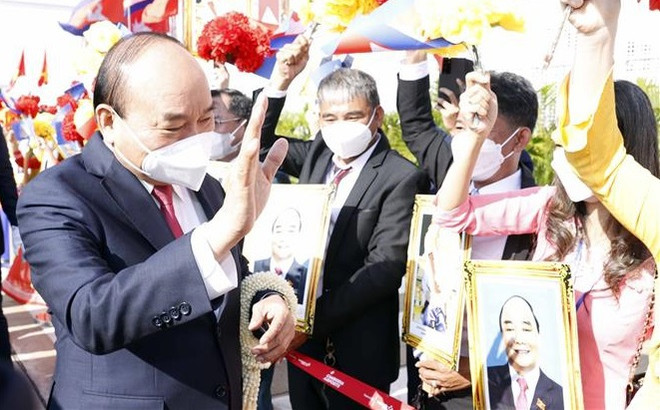 Le président Nguyen Xuan Phuc entame une visite d'État au Cambodge ảnh 2 Le président Nguyen Xuan Phuc entame une visite d'État au Cambodge ảnh 2