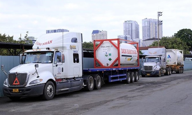 Le Vietnam reçoit d'Inde un lot d'équipements médicaux ảnh 1