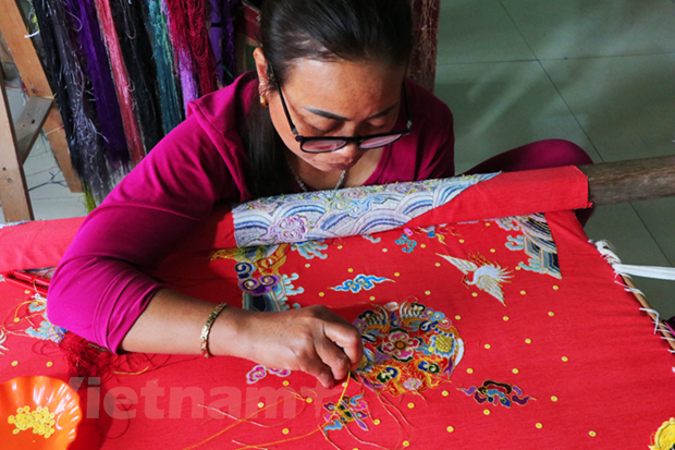 Dông Cuu préserve la broderie ancienne ảnh 1 Dông Cuu préserve la broderie ancienne ảnh 1