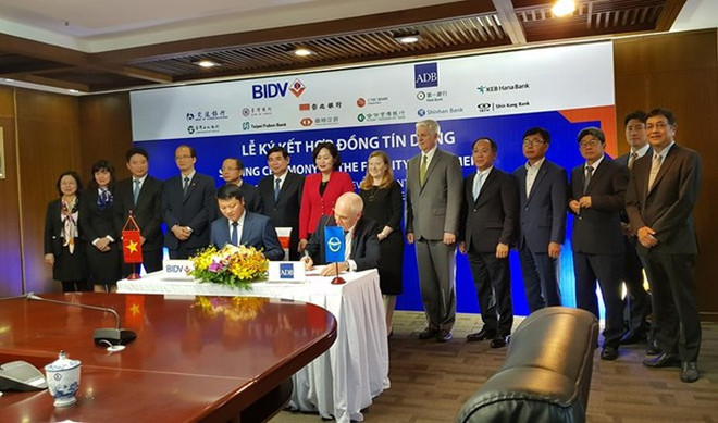 La BAD prête 300 millions dollars à la BIDV pour soutenir les PME vietnamiennes ảnh 1