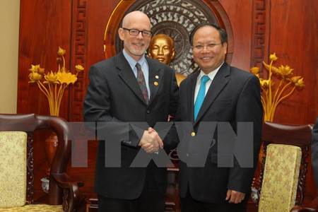 Le président du Parti communiste des Etats-Unis à Ho Chi Minh-Ville ảnh 1 Le président du Parti communiste des Etats-Unis à Ho Chi Minh-Ville ảnh 1