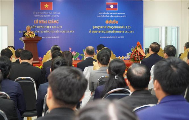 Cursus d’enseignement du vietnamien pour le personnel lao du secteur des technologies ảnh 1