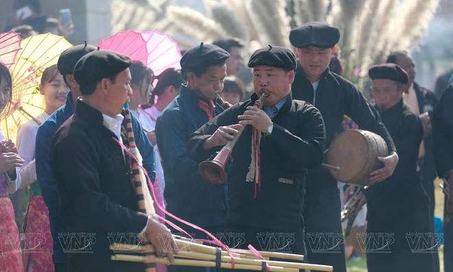 Un mois haut en couleurs au Village culturel et touristique des ethnies du Vietnam ảnh 2 Un mois haut en couleurs au Village culturel et touristique des ethnies du Vietnam ảnh 2