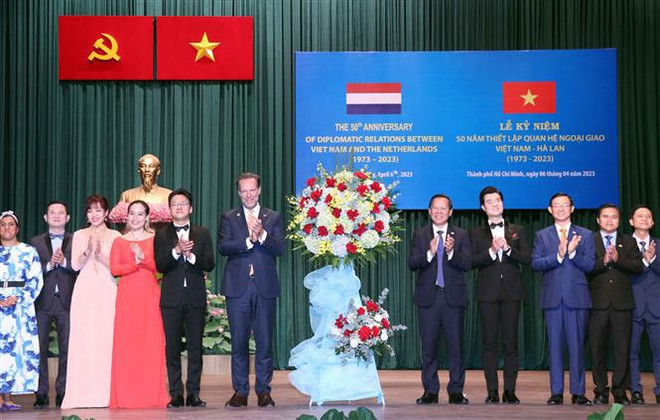 Célébration du 50e anniversaire des relations diplomatiques Vietnam – Pays-Bas à Ho Chi Minh-Ville ảnh 1