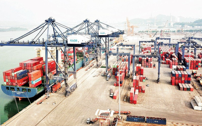 Quang Ninh promeut le développement de ses ports maritimes ảnh 1