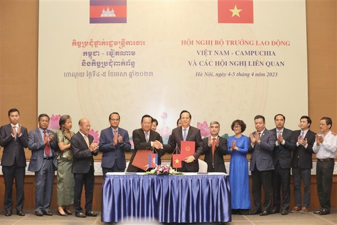 Le Vietnam et le Cambodge intensifient leur coopération dans le travail ảnh 2 Le Vietnam et le Cambodge intensifient leur coopération dans le travail ảnh 2
