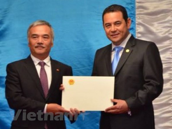 Le président du Guatemala salue le développement rapide et durable du Vietnam ảnh 1 Le président du Guatemala salue le développement rapide et durable du Vietnam ảnh 1