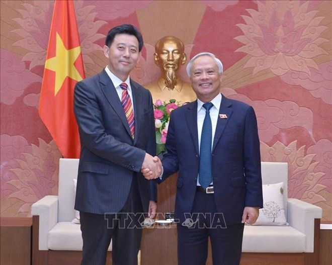 Le vice-président de l’AN Uông Chu Luu reçoit une délégation chinoise ảnh 1 Le vice-président de l’AN Uông Chu Luu reçoit une délégation chinoise ảnh 1