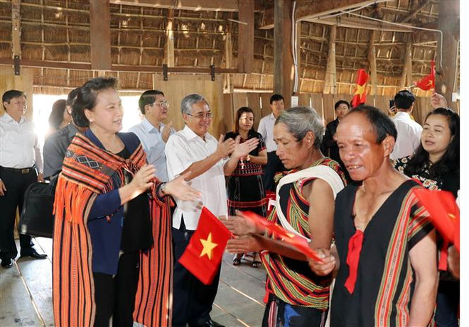 La présidente de l’Assemblée nationale en tournée à Kon Tum ảnh 1 La présidente de l’Assemblée nationale en tournée à Kon Tum ảnh 1