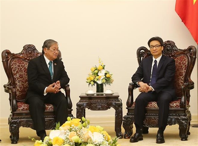 Le vice-PM Vu Duc Dam reçoit le ministre cambodgien de l’Information ảnh 1 Le vice-PM Vu Duc Dam reçoit le ministre cambodgien de l’Information ảnh 1