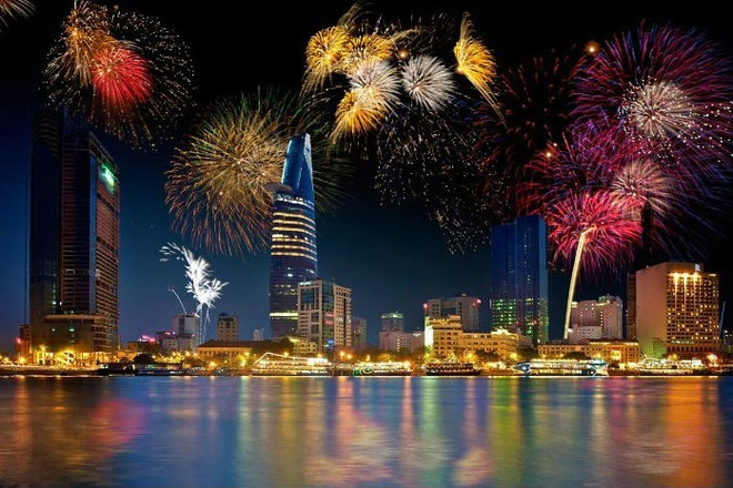 Hô Chi Minh-Ville: feu d’artifice au parc culturel de Dâm Sen pour le Nouvel An 2018 ảnh 1 Hô Chi Minh-Ville: feu d’artifice au parc culturel de Dâm Sen pour le Nouvel An 2018 ảnh 1