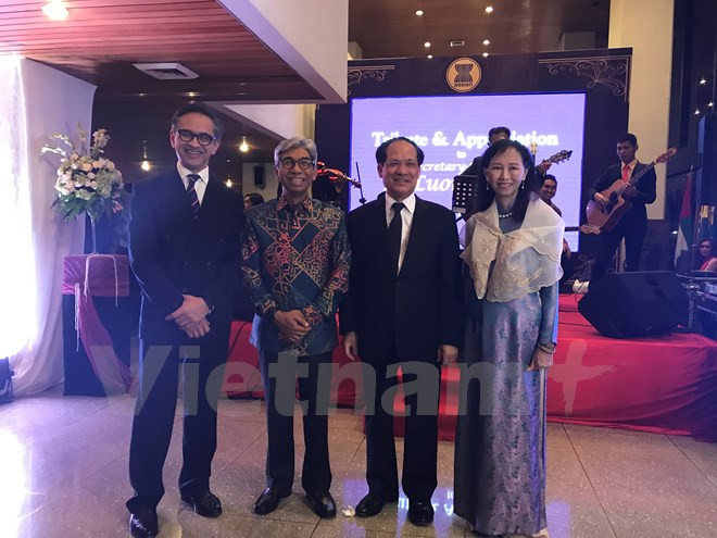 Lê Luong Minh confiant dans le développement de l’ASEAN ảnh 2 Lê Luong Minh confiant dans le développement de l’ASEAN ảnh 2