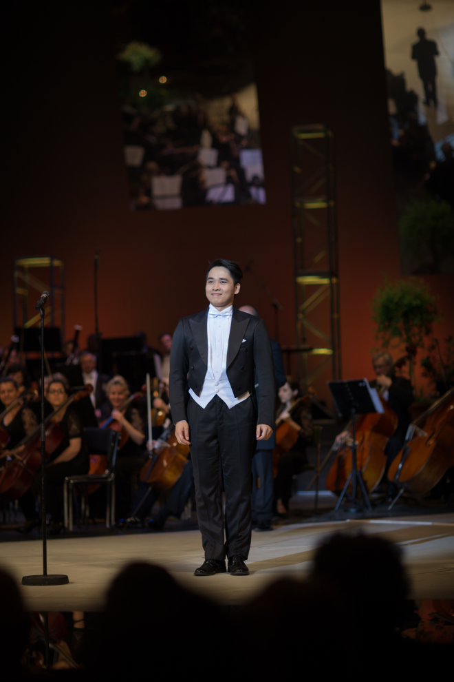 Ninh Duc Hoàng Long remporte un concours international d’opéra József Simándy ảnh 1