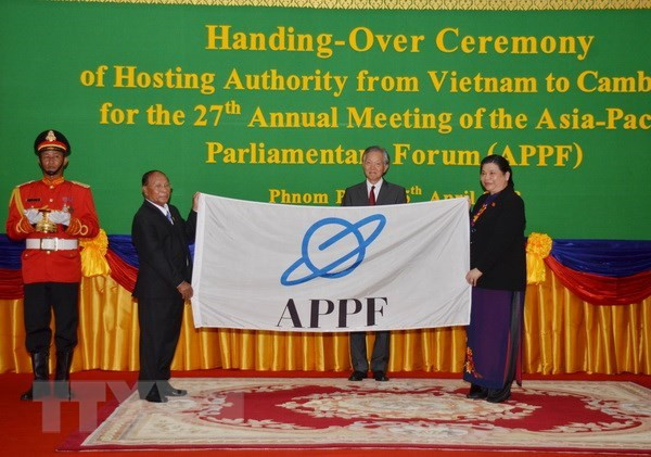 L'AN vietnamienne remet la présidence du FPAP au Cambodge ảnh 1 L'AN vietnamienne remet la présidence du FPAP au Cambodge ảnh 1