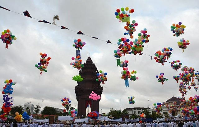 Le Cambodge célèbre le 64e anniversaire de son Indépendance ảnh 1 Le Cambodge célèbre le 64e anniversaire de son Indépendance ảnh 1