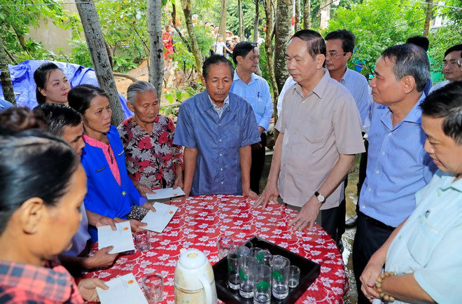 Da Nang: Tran Dai Quang inspecte des travaux pour remédier aux conséquences du typhon Damrey ảnh 1 Da Nang: Tran Dai Quang inspecte des travaux pour remédier aux conséquences du typhon Damrey ảnh 1