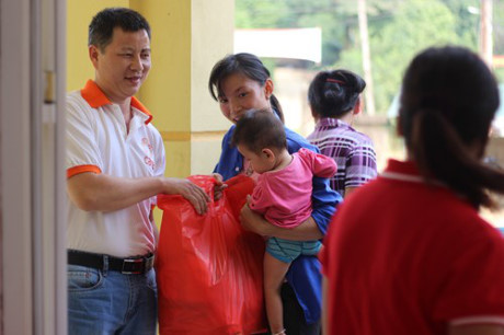 CARE au soutien des sinistrés des crues et inondations à Hoa Binh ảnh 1 CARE au soutien des sinistrés des crues et inondations à Hoa Binh ảnh 1