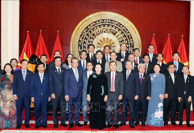 La présidente de l’AN Nguyên Thi Kim Ngân rencontre la communauté vietnamienne en Chine ảnh 1 La présidente de l’AN Nguyên Thi Kim Ngân rencontre la communauté vietnamienne en Chine ảnh 1