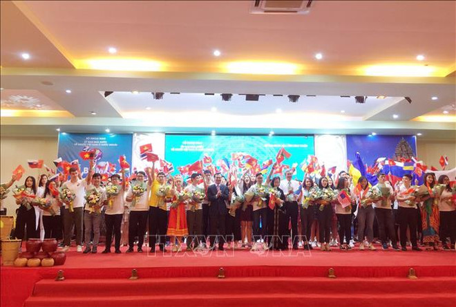 Clôture de la colonie de vacances d’été 2019 pour les jeunes Viêt kiêu ảnh 1 Clôture de la colonie de vacances d’été 2019 pour les jeunes Viêt kiêu ảnh 1
